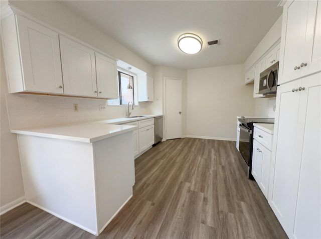 1207 Manor Court, Richmond, TX 77406