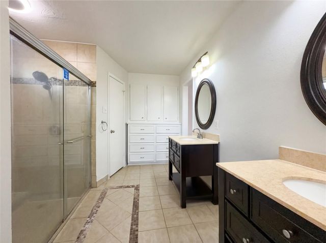 1207 Manor Court, Richmond, TX 77406