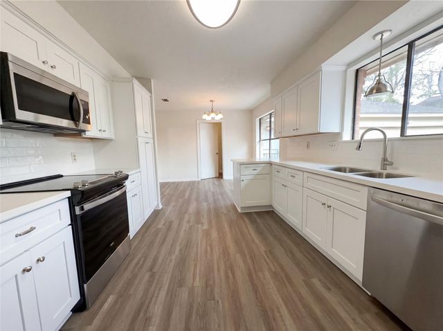 1207 Manor Court, Richmond, TX 77406