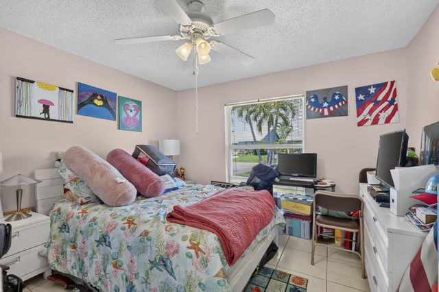 4450 LUCERNE VILLAS Lane, Lake Worth, FL 33467