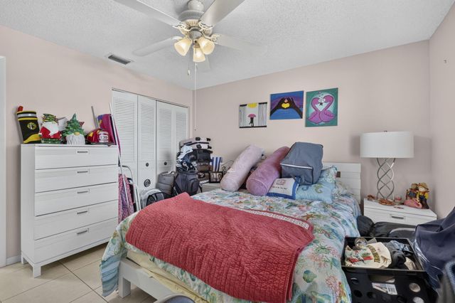4450 LUCERNE VILLAS Lane, Lake Worth, FL 33467