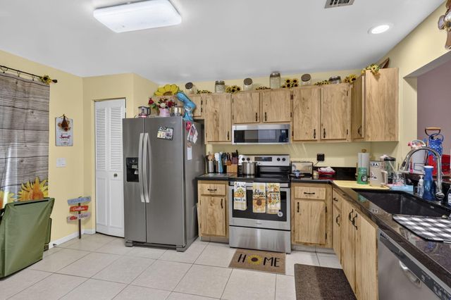 4450 LUCERNE VILLAS Lane, Lake Worth, FL 33467