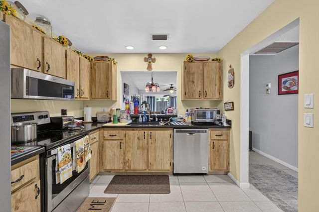 4450 LUCERNE VILLAS Lane, Lake Worth, FL 33467