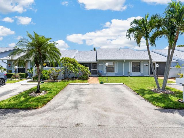 4450 LUCERNE VILLAS Lane, Lake Worth, FL 33467