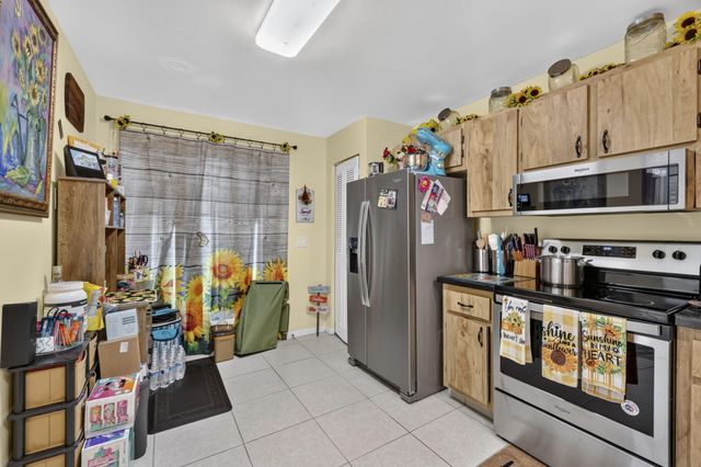 4450 LUCERNE VILLAS Lane, Lake Worth, FL 33467