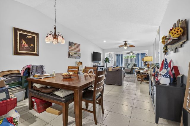 4450 LUCERNE VILLAS Lane, Lake Worth, FL 33467