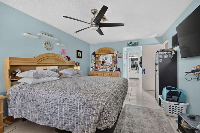 4450 LUCERNE VILLAS Lane, Lake Worth, FL 33467