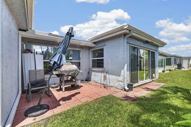4450 LUCERNE VILLAS Lane, Lake Worth, FL 33467