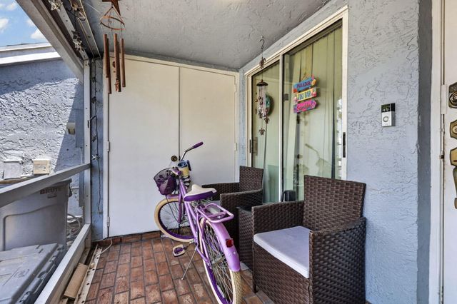 4450 LUCERNE VILLAS Lane, Lake Worth, FL 33467