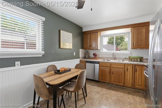 6018 Arcola Street, Garden City, MI 48135
