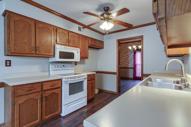 3758 OAK FOREST DR, Bartlett, TN 38135