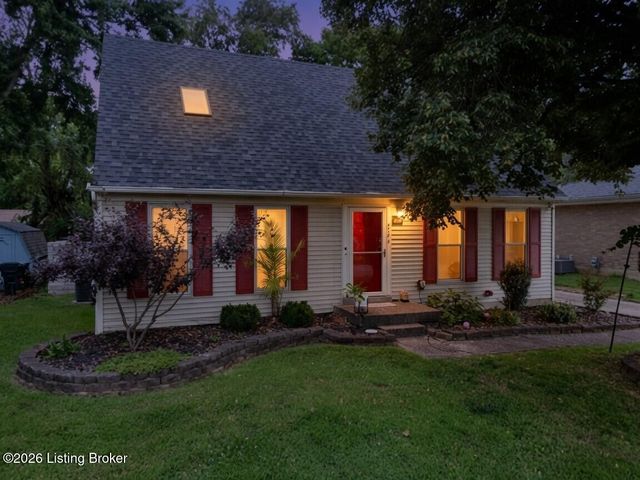 8724 Loch Lea Ln, Louisville, KY 40299