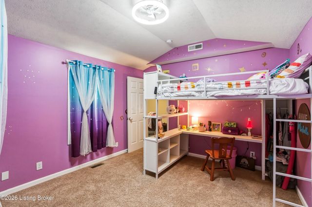 8724 Loch Lea Ln, Louisville, KY 40299