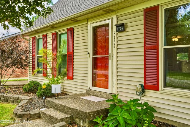 8724 Loch Lea Ln, Louisville, KY 40299