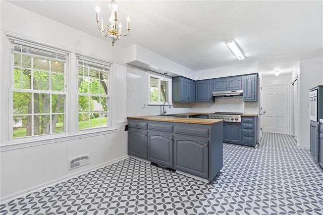 3610 S DELAWARE Avenue, Independence, MO 64055
