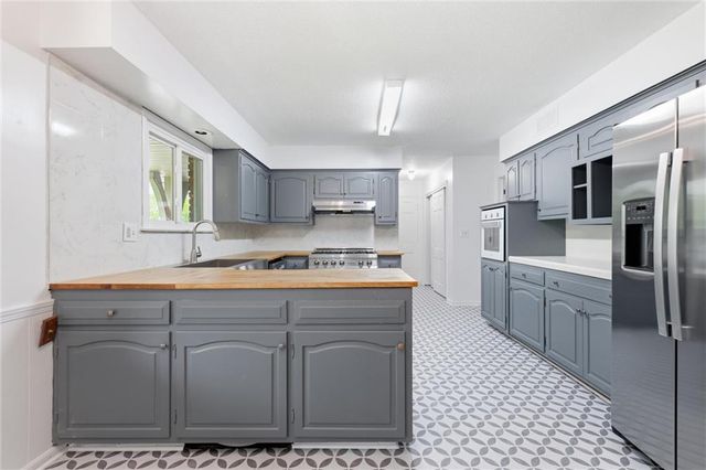3610 S DELAWARE Avenue, Independence, MO 64055