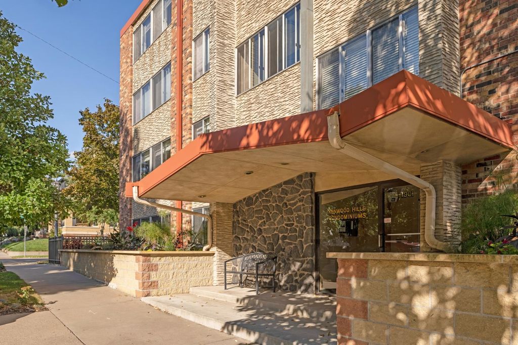 1901 Emerson Avenue S 104, Minneapolis, MN 55403 — photo 3