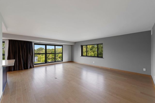 2885 Knox Avenue S 502, Minneapolis, MN 55408