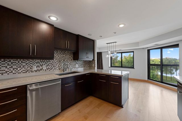 2885 Knox Avenue S 502, Minneapolis, MN 55408