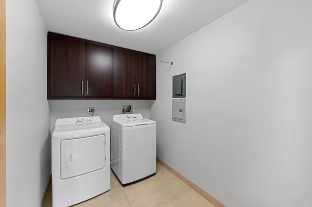 2885 Knox Avenue S 502, Minneapolis, MN 55408