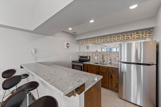 2885 Knox Avenue S 502, Minneapolis, MN 55408