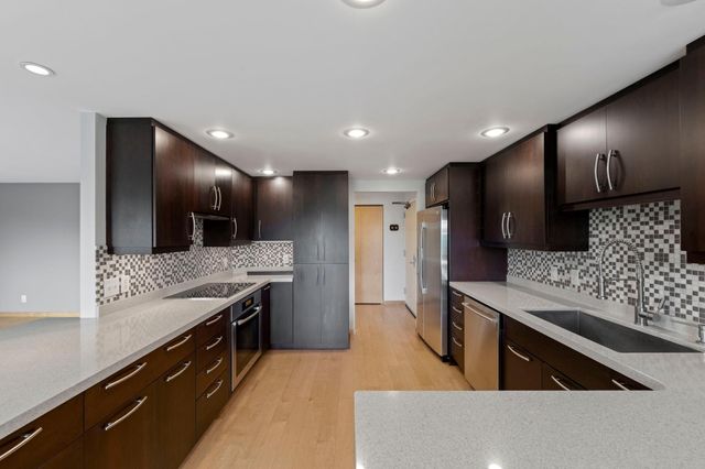 2885 Knox Avenue S 502, Minneapolis, MN 55408