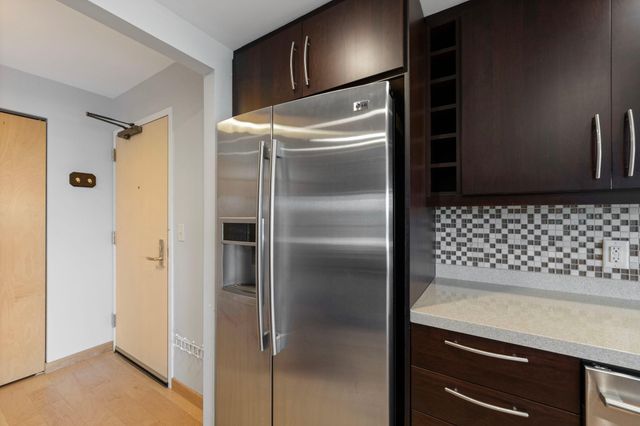 2885 Knox Avenue S 502, Minneapolis, MN 55408