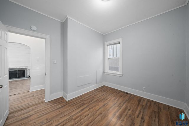 1101 S 6th Ave Avenue, Sioux Falls, SD 57104