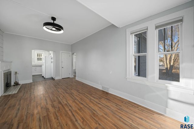 1101 S 6th Ave Avenue, Sioux Falls, SD 57104