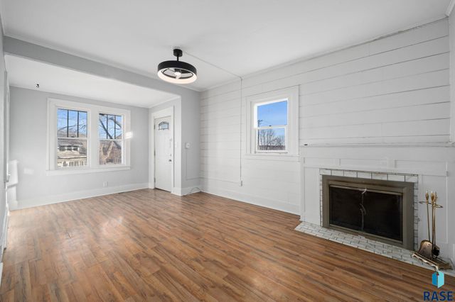 1101 S 6th Ave Avenue, Sioux Falls, SD 57104