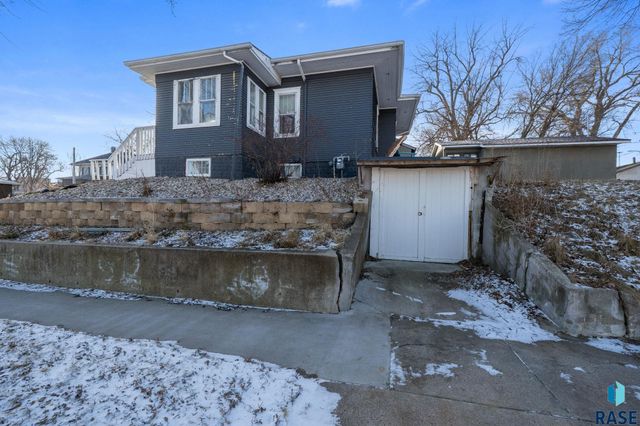 1101 S 6th Ave Avenue, Sioux Falls, SD 57104