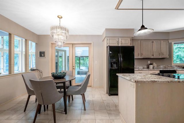 5800 Ivanhoe Circle, Fitchburg, WI 53711
