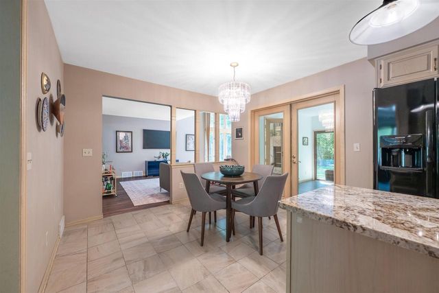 5800 Ivanhoe Circle, Fitchburg, WI 53711