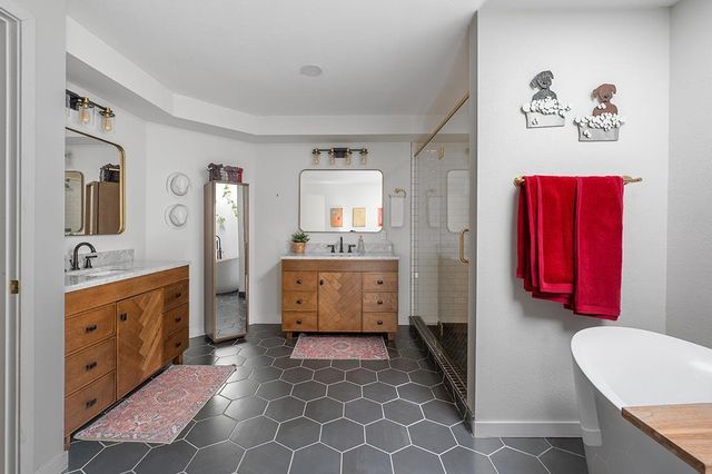5800 Ivanhoe Circle, Fitchburg, WI 53711