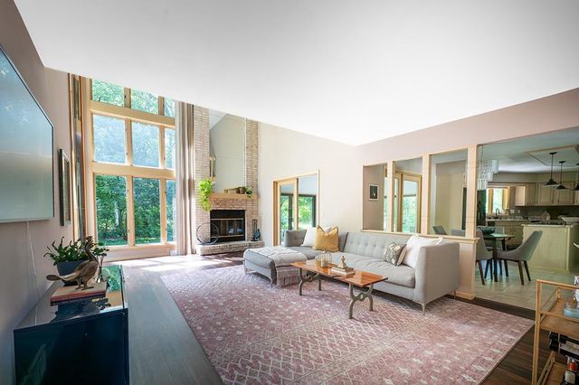5800 Ivanhoe Circle, Fitchburg, WI 53711