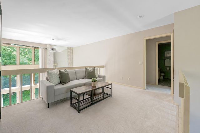 5800 Ivanhoe Circle, Fitchburg, WI 53711