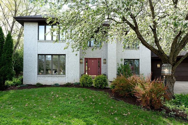 5800 Ivanhoe Circle, Fitchburg, WI 53711