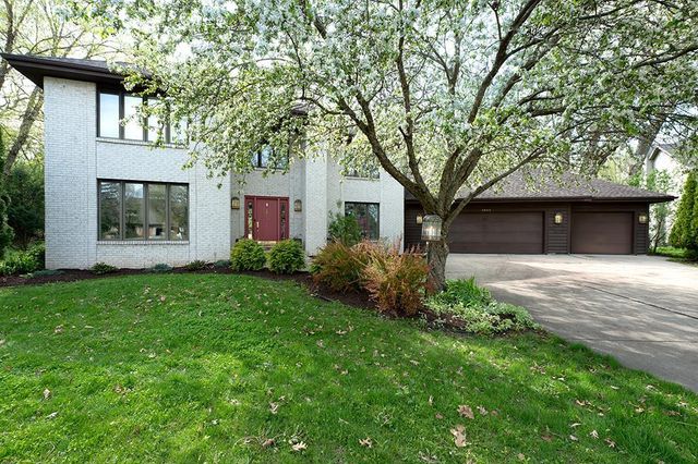 5800 Ivanhoe Circle, Fitchburg, WI 53711