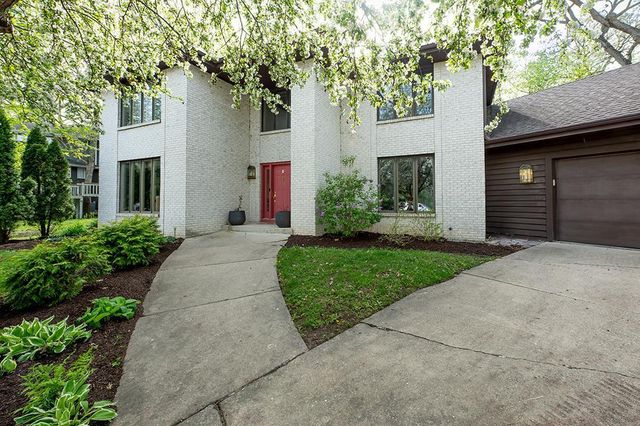 5800 Ivanhoe Circle, Fitchburg, WI 53711