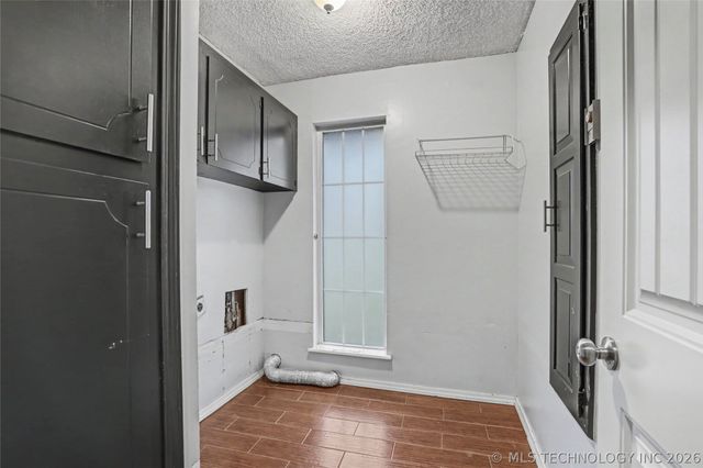 1034 E Courtney Avenue, Sapulpa, OK 74066