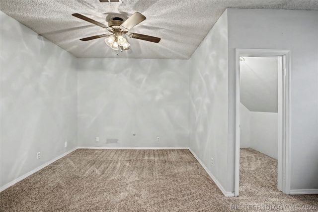 1034 E Courtney Avenue, Sapulpa, OK 74066