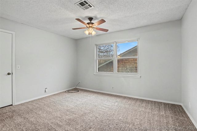 1034 E Courtney Avenue, Sapulpa, OK 74066