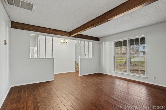 1034 E Courtney Avenue, Sapulpa, OK 74066