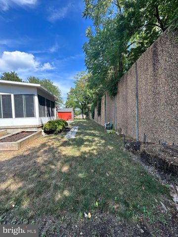 5515 HILL WAY, Suitland, MD 20746