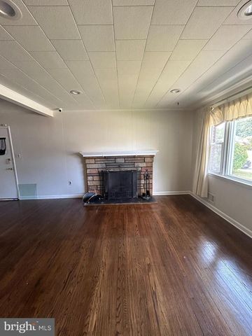 5515 HILL WAY, Suitland, MD 20746