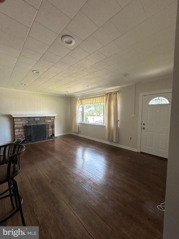 5515 HILL WAY, Suitland, MD 20746