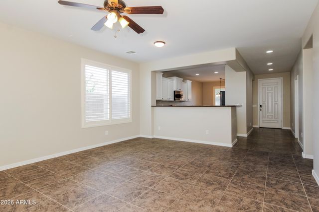 718 W TWIN PEAKS Parkway, San Tan Valley, AZ 85143