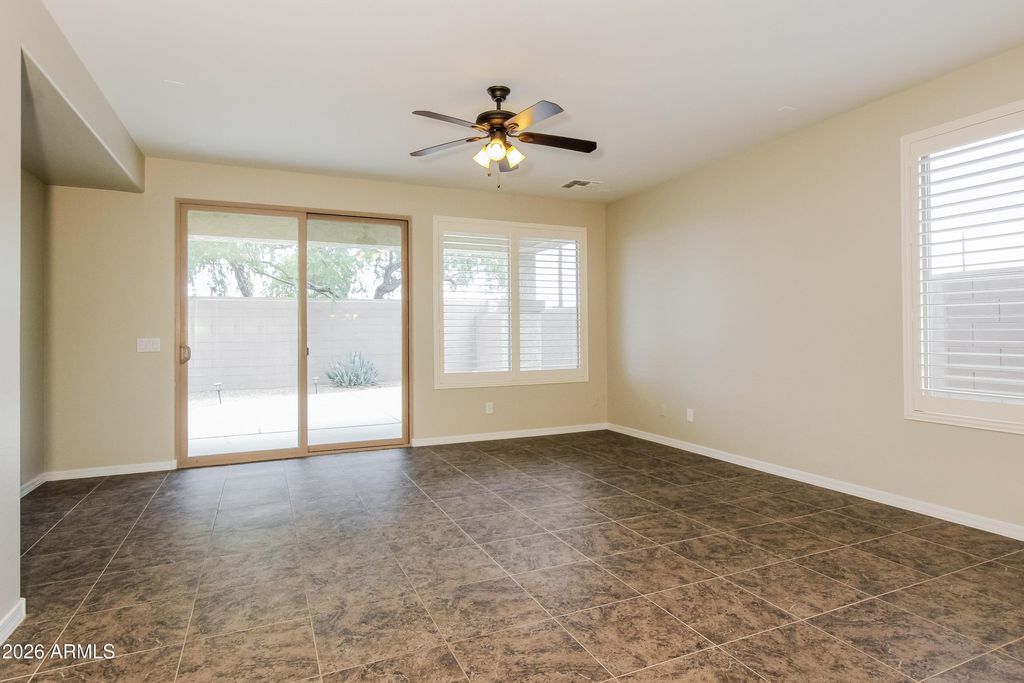 718 W TWIN PEAKS Parkway, San Tan Valley, AZ 85143 — photo 3