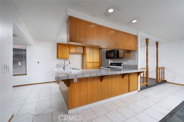 15821 Candlewood, Victorville, CA 92395