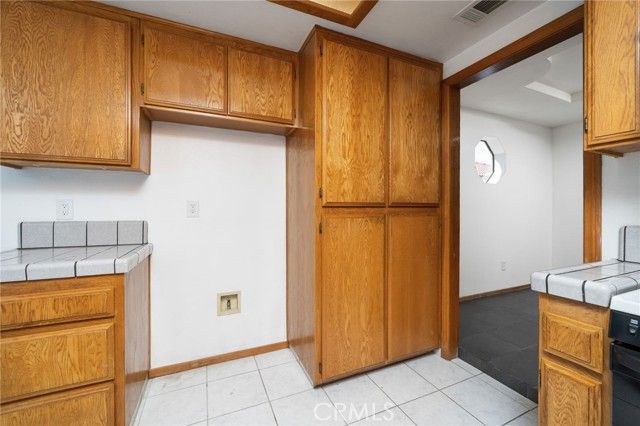 15821 Candlewood, Victorville, CA 92395